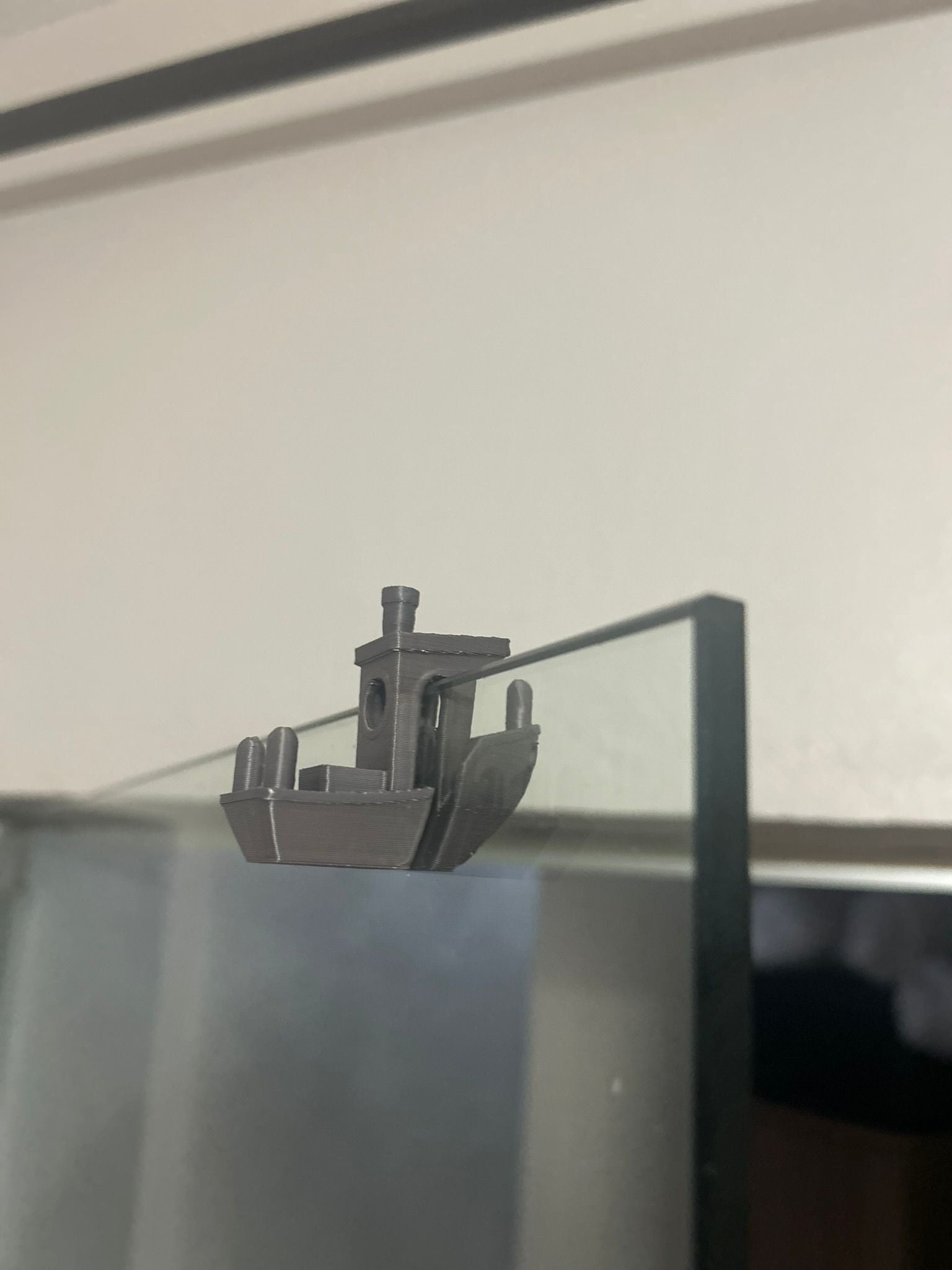Suporte de Toalha Divertido Barquinho Cinza Acetinado Brilhante 3D Stuff