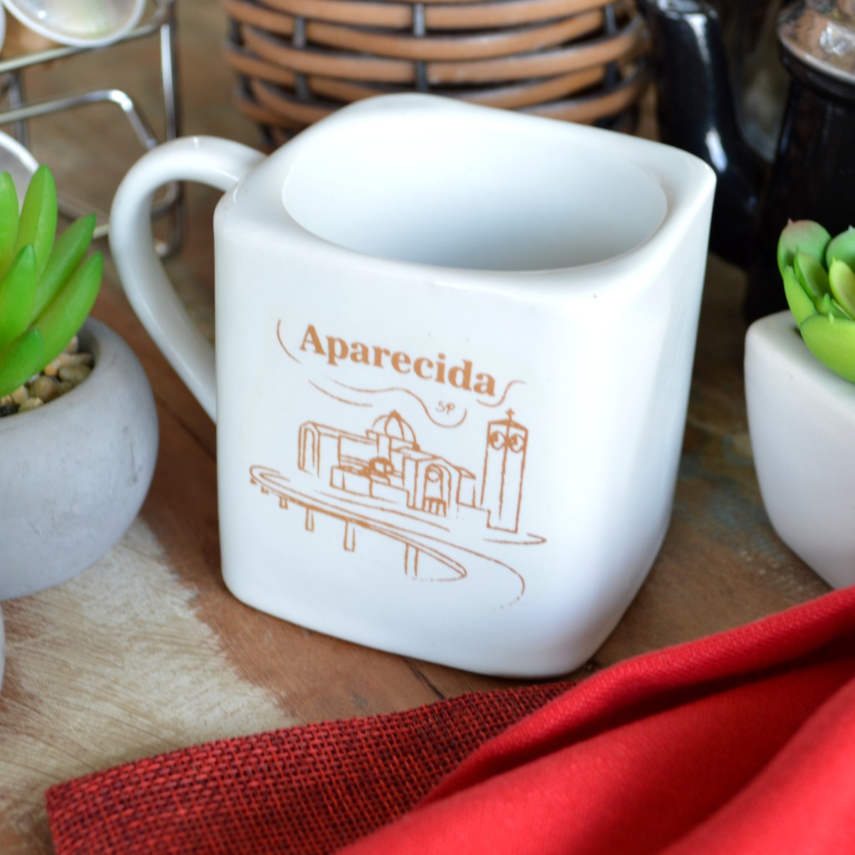 Caneca de Porcelana Aparecida Presente 220ml